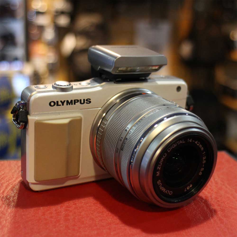 Used Olympus PEN Mini EPM2 White Camera with 1442mm f3.55.6 II R MSC